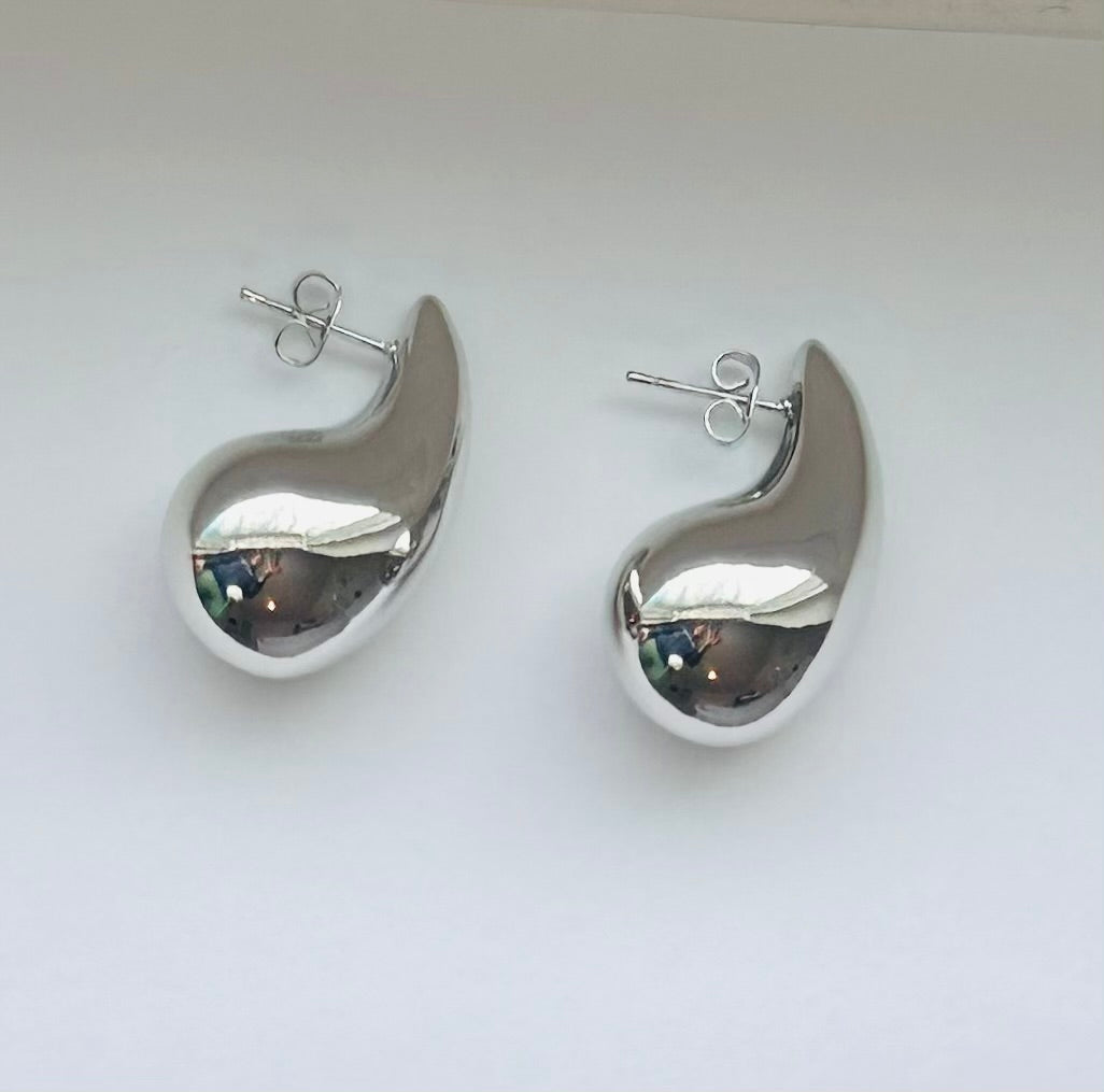 Trendy Hollow Water Drip Shape Earrings