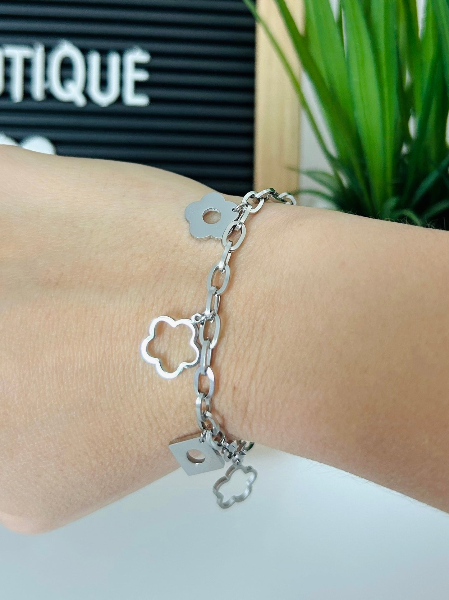 Flower Silvery Bracelet